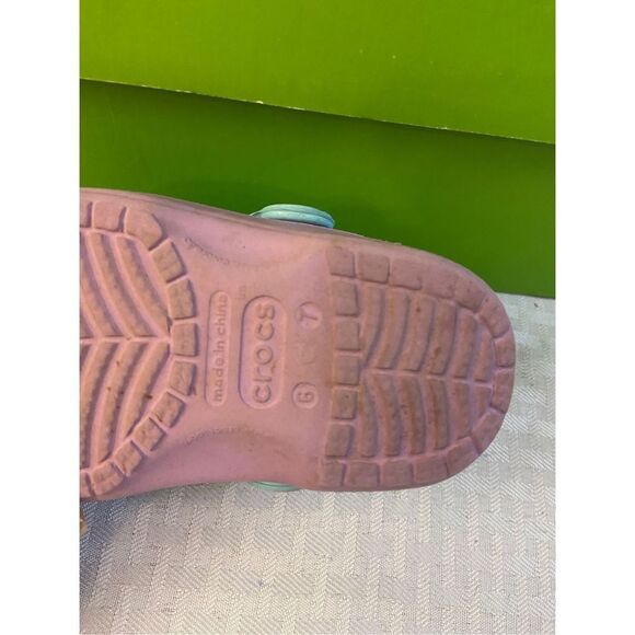 Crocs purple clogs Disney Frozen size 6/7 girls some scuffs - Picture 3 of 3